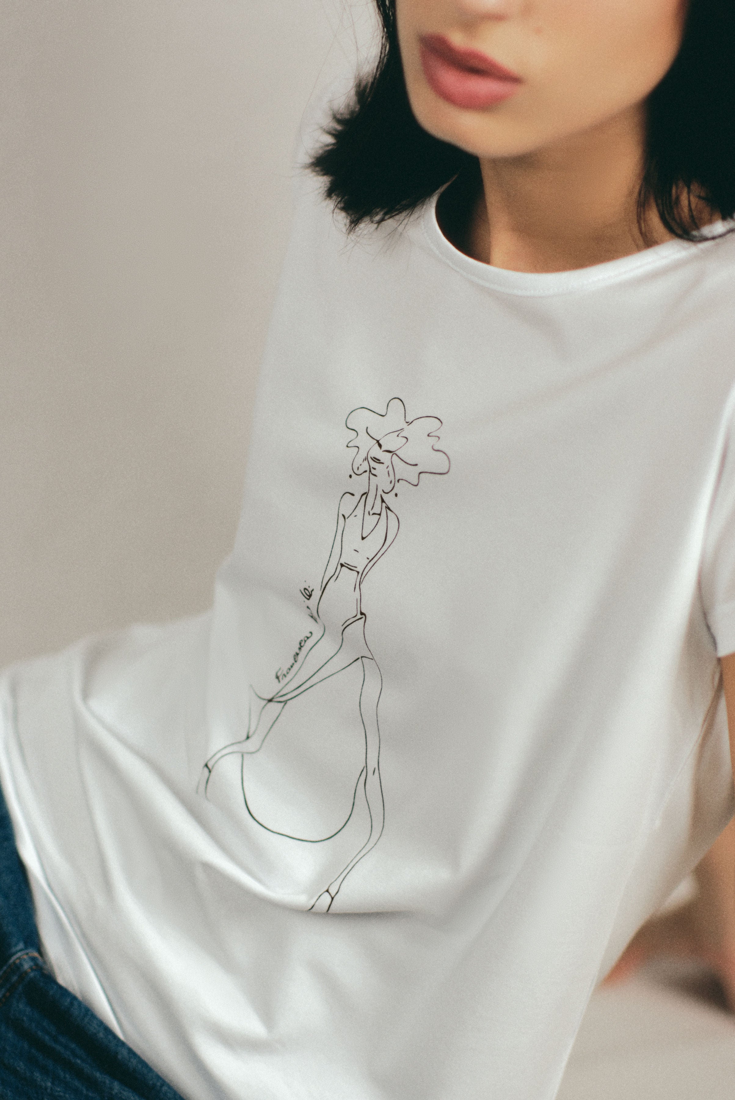 Black Charmy T-Shirt — Liz
