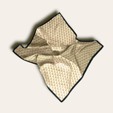 lenço em seda 65x65 cm "all faces" - charmystyles